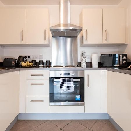 Caliber Stays Birmingham Bliss - Medusa Suite Apartments - Central 2-Bed Retreat - City Attractions, Sleeps 4, Free Netflix, Nearby Parking & Close Proximity - Bullring, Grand Central, The Cube - 5 Minutes Walk Esterno foto