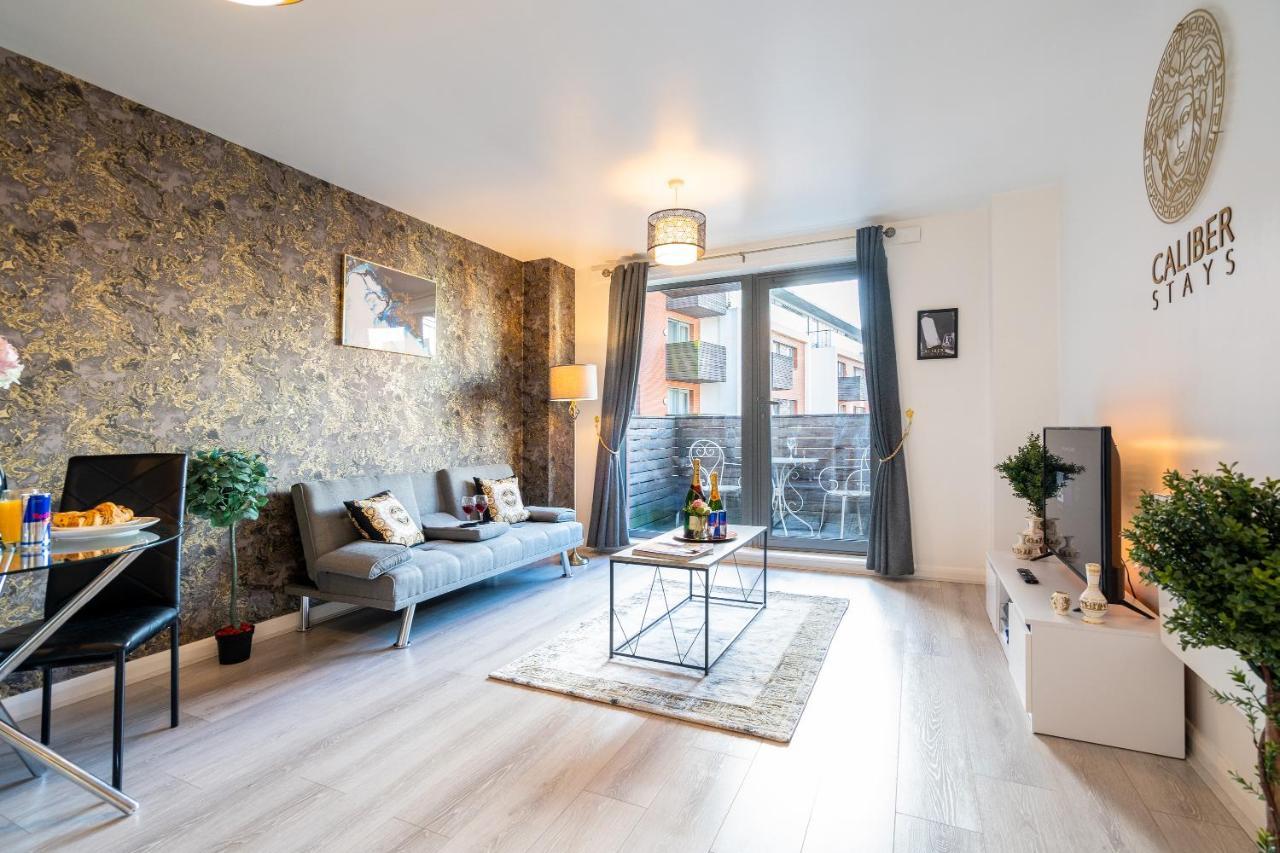 Caliber Stays Birmingham Bliss - Medusa Suite Apartments - Central 2-Bed Retreat - City Attractions, Sleeps 4, Free Netflix, Nearby Parking & Close Proximity - Bullring, Grand Central, The Cube - 5 Minutes Walk Esterno foto