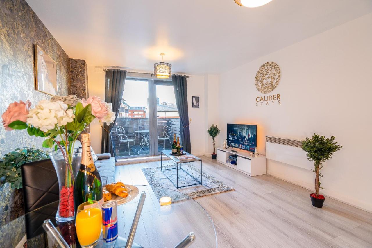 Caliber Stays Birmingham Bliss - Medusa Suite Apartments - Central 2-Bed Retreat - City Attractions, Sleeps 4, Free Netflix, Nearby Parking & Close Proximity - Bullring, Grand Central, The Cube - 5 Minutes Walk Esterno foto