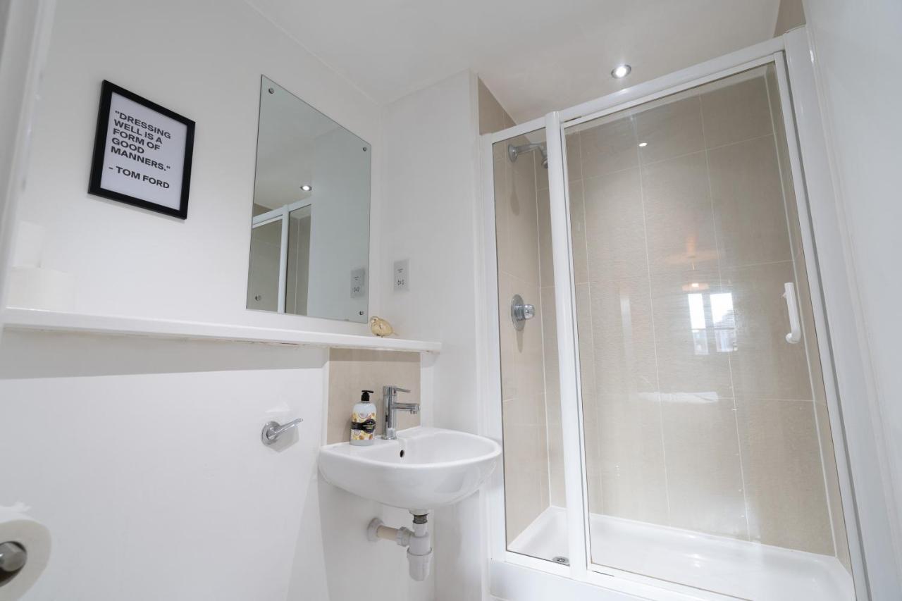 Caliber Stays Birmingham Bliss - Medusa Suite Apartments - Central 2-Bed Retreat - City Attractions, Sleeps 4, Free Netflix, Nearby Parking & Close Proximity - Bullring, Grand Central, The Cube - 5 Minutes Walk Esterno foto