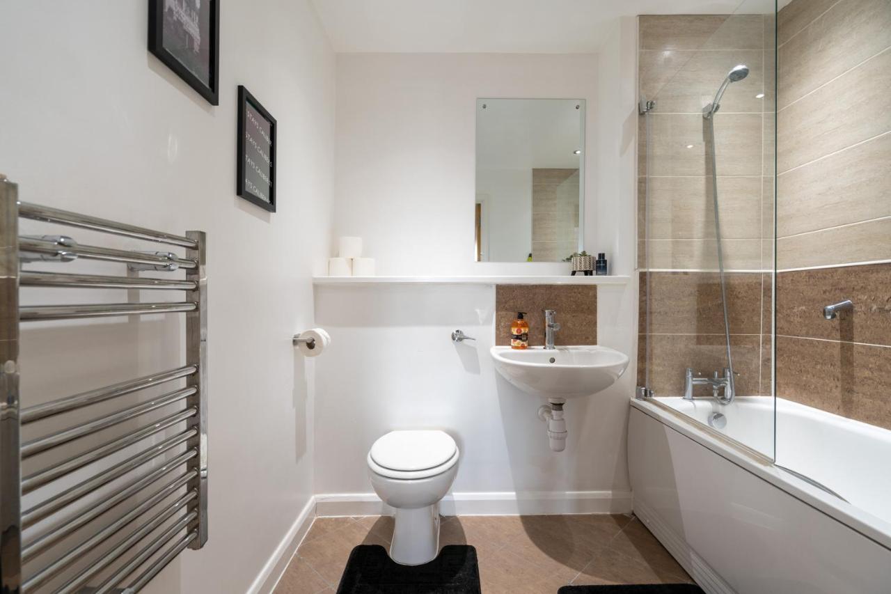 Caliber Stays Birmingham Bliss - Medusa Suite Apartments - Central 2-Bed Retreat - City Attractions, Sleeps 4, Free Netflix, Nearby Parking & Close Proximity - Bullring, Grand Central, The Cube - 5 Minutes Walk Esterno foto