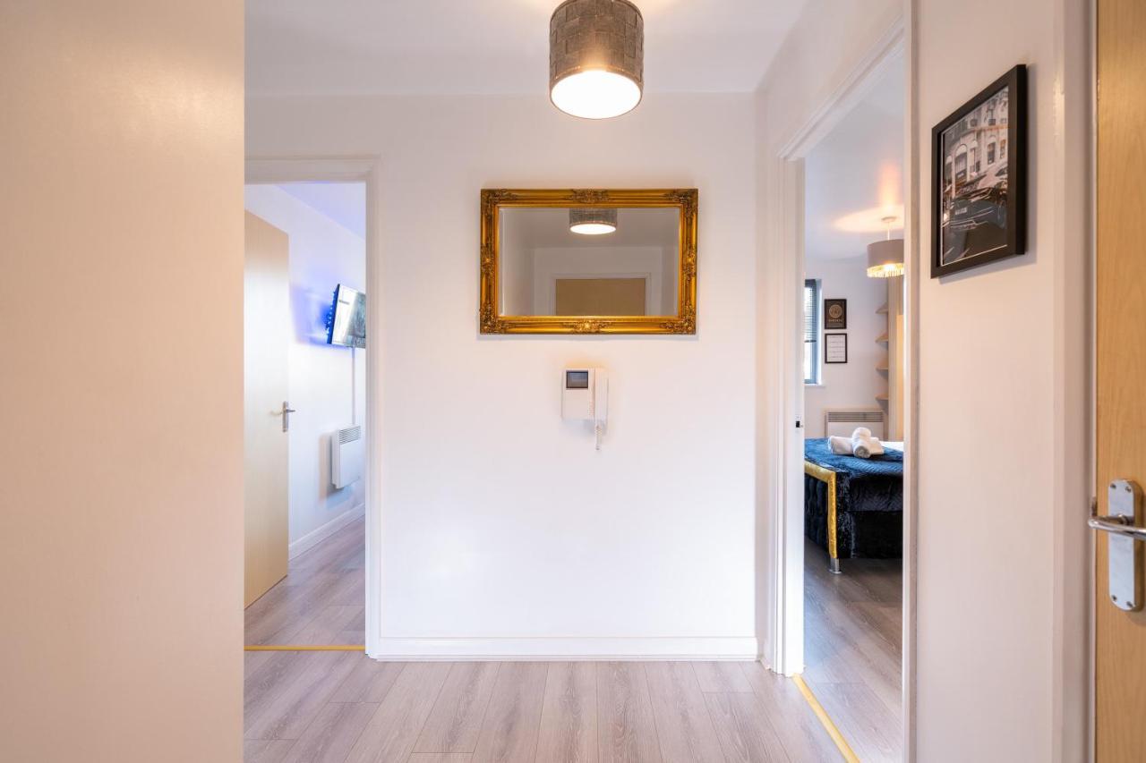 Caliber Stays Birmingham Bliss - Medusa Suite Apartments - Central 2-Bed Retreat - City Attractions, Sleeps 4, Free Netflix, Nearby Parking & Close Proximity - Bullring, Grand Central, The Cube - 5 Minutes Walk Esterno foto